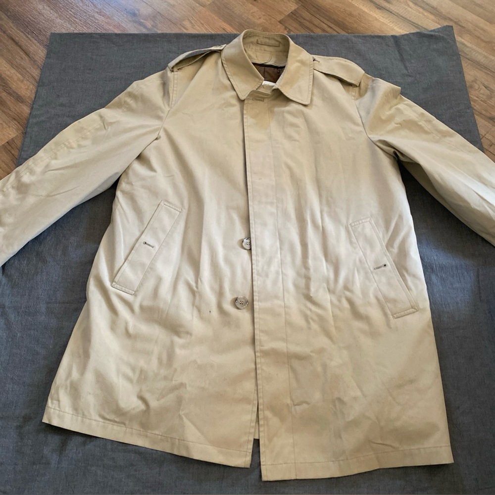 London Fog Tan Trench Coat with Classic Silhouette
